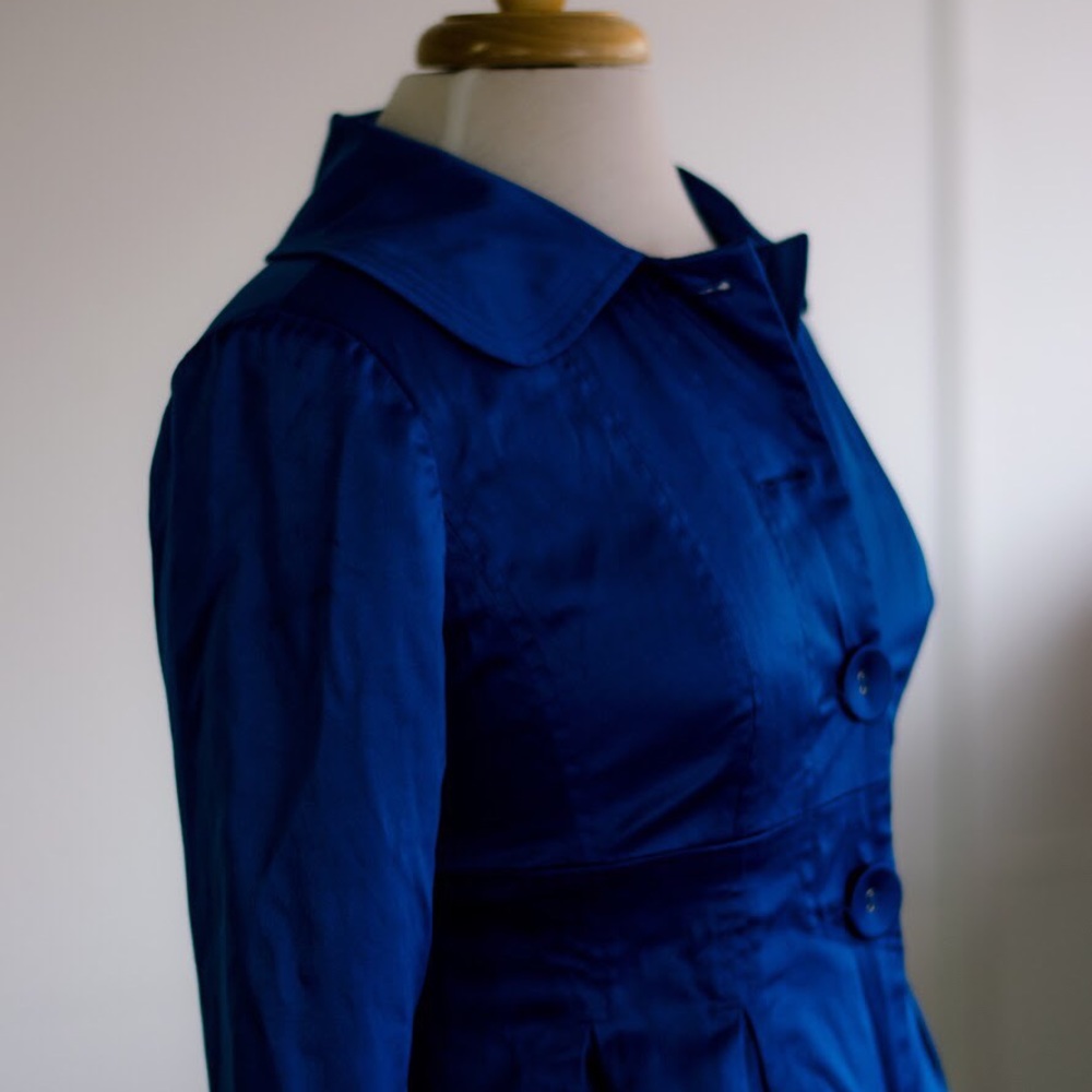 Soft lightweight Vibrant blue peacoat